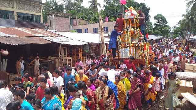 ফকিরহাটে ঐতিহ্যবাহী শীতলা মন্দিরে রথযাত্রা উৎসব শুরু