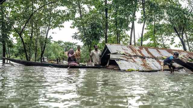 সারাদেশে বন্যায় মৃতের সংখ্যা বেড়ে ১২৬