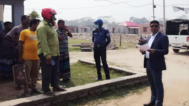 গোপালগঞ্জে ইটভাটার ম্যানেজারসহ ২ জনকে ৪ লাখ টাকা জরিমানা