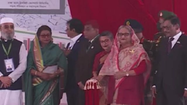 মেট্রোরেলের উদ্বোধন