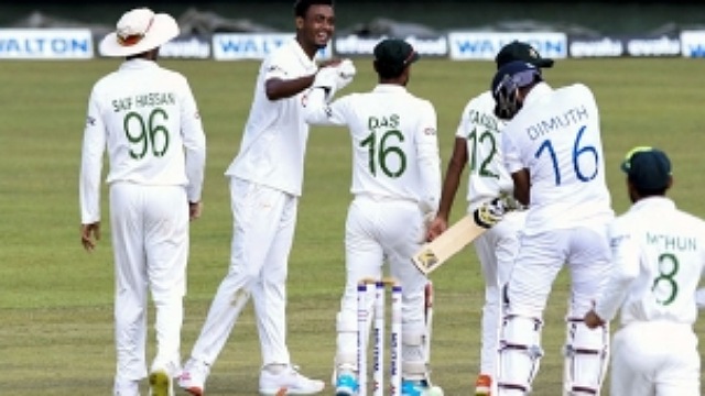 নির্বিষ বোলিংয়ে সারাদিনের প্রাপ্তি ১ উইকেট