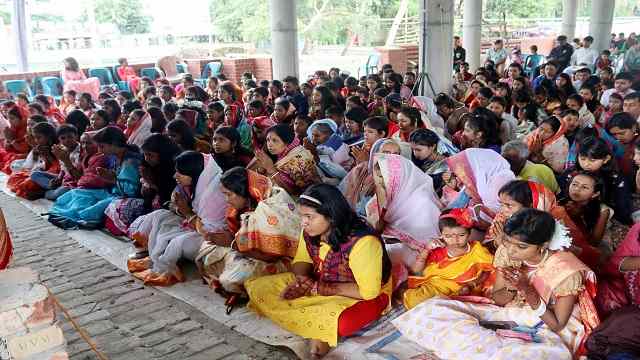 কোটালীপাড়ায় প্রধানমন্ত্রীর সুস্বাস্থ্য ও দীর্ঘায়ু কামনায় মন্দিরে মন্দিরে প্রার্থনা