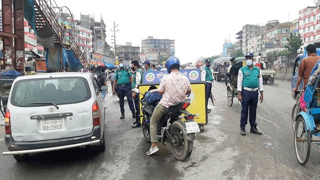 ২২২ গাড়িকে জরিমানা, আটক ২৭১