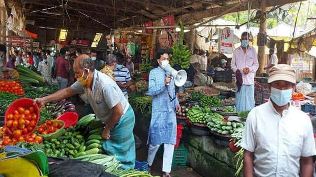 মাদারীপুরে স্বাস্থ্যবিধি পালনের প্রচারণায় মেয়র খালিদ