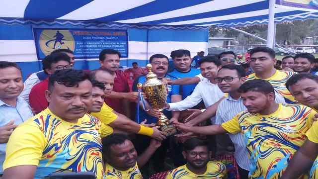 সৈয়দপুরে প্রীতি ফুটবল ম্যাচে চ্যাম্পিয়ন কাউনিয়া