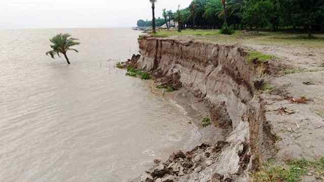 যমুনা গিলে খেলো স্কুলভবন