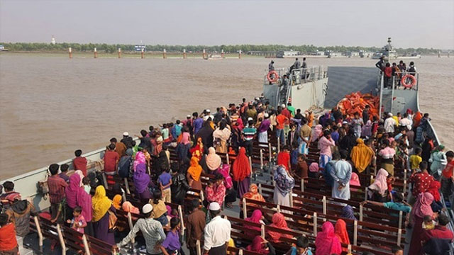 চতুর্থ দফায় ভাসানচরের পথে রোহিঙ্গারা