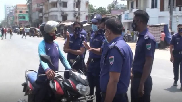 লকডাউনে সাতক্ষীরায় জরুরী প্রয়োজন ছাড়া কেউ বেড় হচ্ছে না