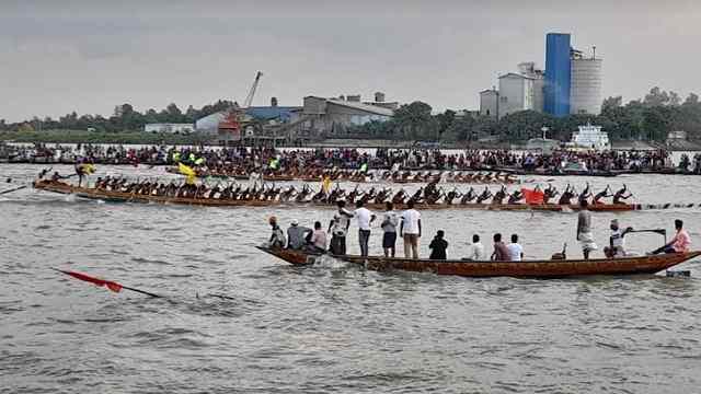 শেষ হলো বড়ালের ঐতিহ্যবাহী নৌকাবাইচ