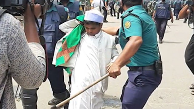 মতিঝিলে বিক্ষোভ থেকে 'শিশুবক্তা' রফিকুল আটক