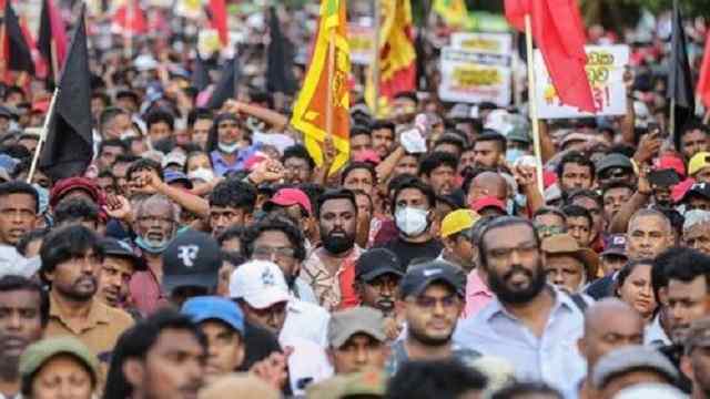 সংকট মোকাবিলায় শ্রীলঙ্কাকে সাহায্যের ইঙ্গিত আইএমএফ