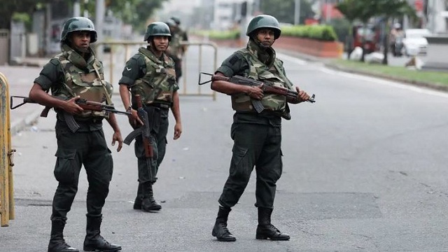 শ্রীলঙ্কায় বিক্ষোভকারীদের ওপর সেনাবাহিনীর গুলি