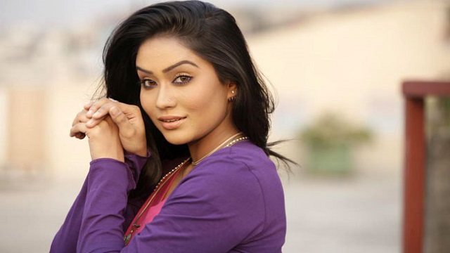 জাকিয়া বারী মম
