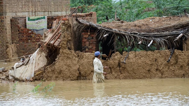 ভয়াবহ বন্যার কবলে পাকিস্তান