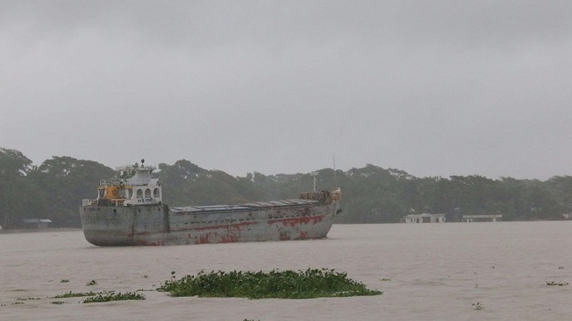 বরিশালের ৩ নদীর পানি বিপৎসীমার ওপরে