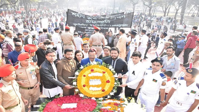 বুদ্ধিজীবীদের প্রতি সকল স্তরের মানুষের শ্রদ্ধা নিবেদন