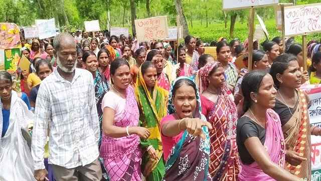 কর্মবিরতিতে চা-শ্রমিকরা