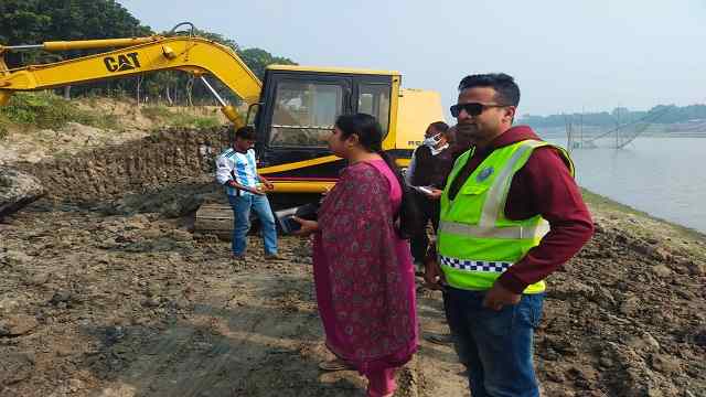 দামুড়হুদায় ভ্রাম্যমাণ আদালত পরিচালনা; দুই ব্যবসায়ীকে জরিমানা