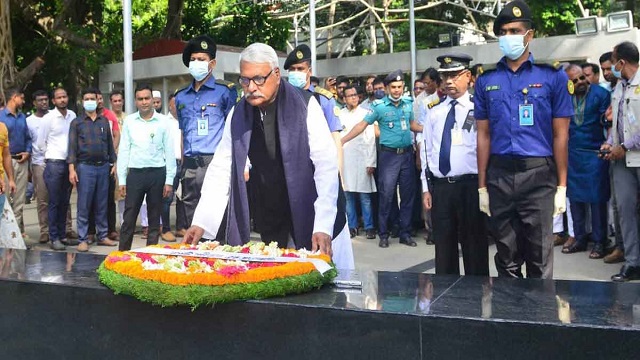 বঙ্গবন্ধুর প্রতিকৃতিতে নবনির্বাচিত ডেপুটি স্পিকারের শ্রদ্ধা