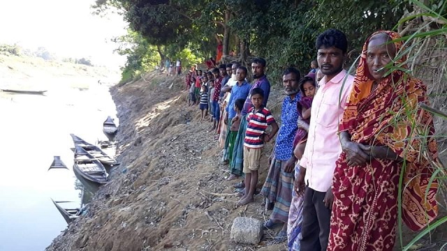 দোয়ারাবাজারে পাহাড়ি নদীর ভাঙনের কবলে রায়নগর গ্রামবাসী, প্রতিরোধে ব্যবস্থা নিতে মানববন্ধন