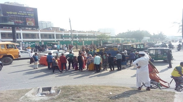 রাজধানীর ইসিবি চত্বরে বাসের ধাক্কায় নারী নিহত