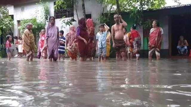 শাখাঁড়ীপাড়া বড়বাড়িতে স্বেচ্ছাচারিতায় জলাবদ্ধতা, পানিবন্দী ২৩ পরিবার