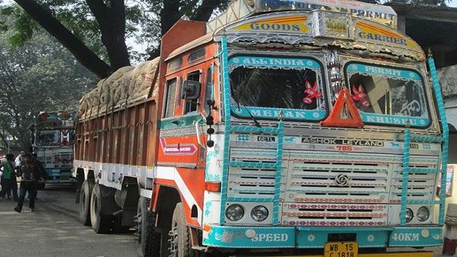 হিলি স্থলবন্দরে আমদানি-রপ্তানি শুরু