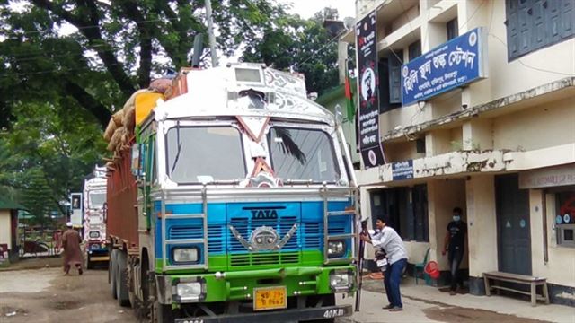 আবারও হিলি স্থলবন্দরে আমদানি-রপ্তানি শুরু