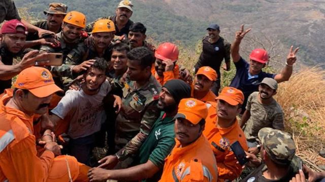 কেরালার পাহাড়ের ভাজে আটকে পড়া যুবককে উদ্ধার