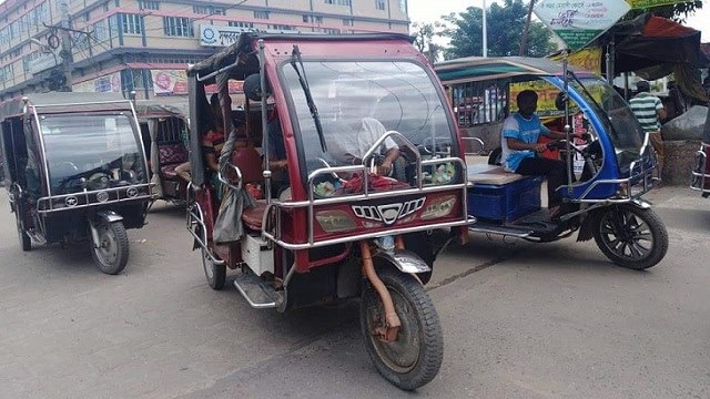 অবৈধ ইজিবাইক অপসারণে লিখিত আদেশ হাইকোর্টের