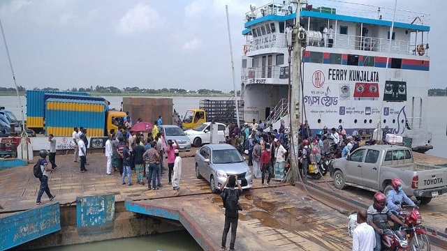 বাংলাবাজার - শিমুলিয়া নৌ রুটে ফেরি চলাচল শুরু