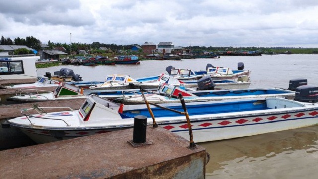 বাংলাবাজার-শিমুলিয়া নৌরুটে বন্ধ রয়েছে লঞ্চ ও স্পিডবোট চলাচল