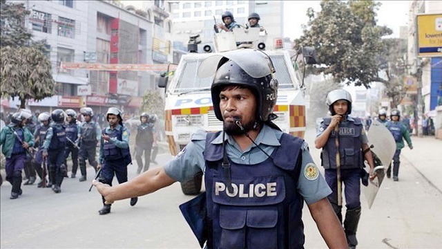 দেশেজুড়ে রেড অ্যালার্ট জারি, পুলিশের ছুটি বাতিল 