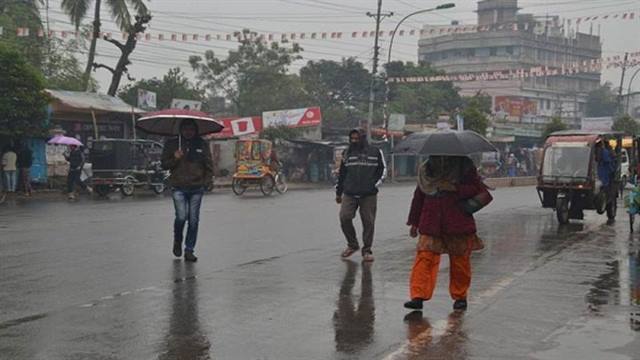 তাপমাত্রা বেড়েছে সামান্য, তিনদিনের মধ্যে বৃষ্টি