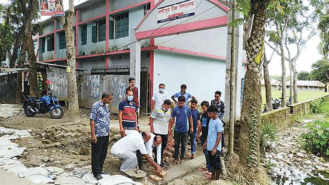 মেরামতের জন্য ৩০০ কোটি টাকা পাচ্ছে প্রাথমিক বিদ্যালয়গুলো