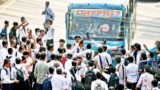 শিক্ষার্থীদের অর্ধেক ভাড়া রিটের শুনানি রোববার