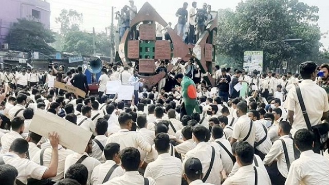 নটরডেম কলেজের শিক্ষার্থী মৃত্যুর বিচারে ১০ দফা দাবি জানিয়ে ৪৮ ঘণ্টার আল্টিমেটাম সরকারকে