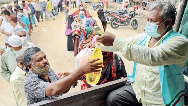 সোমবার থেকে ১১০ টাকায় সয়াবিন তেল দেবে টিসিবি