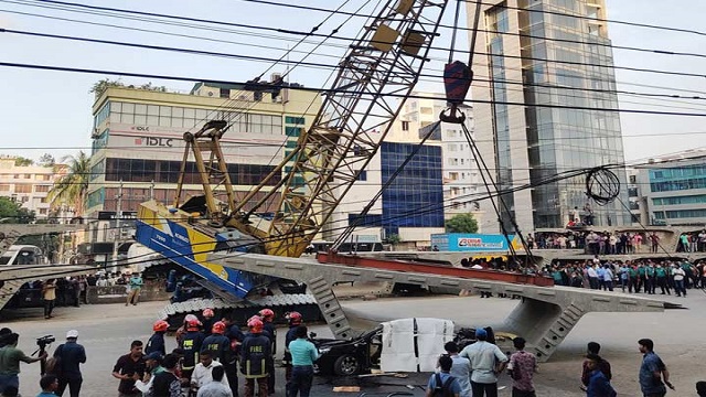 ফিটনেসবিহীন ক্রেনটি চালাচ্ছিল চালকের সহকারী : র‍্যাব