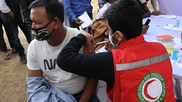 ক্ষুদ্র ব্যবসায়ীদের টিকার দ্বিতীয় ডোজ শুরু