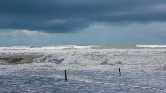 সাগরে লঘুচাপ সৃষ্টির আশঙ্কা