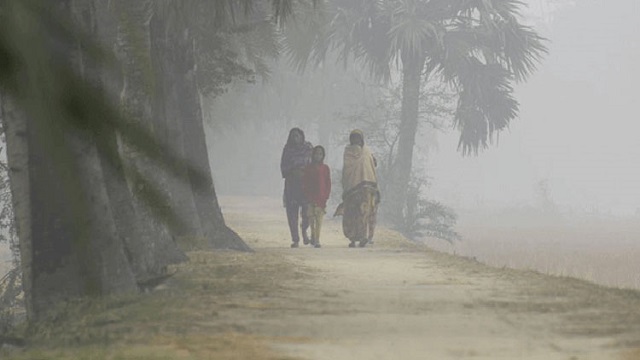 শীতে জনজীবন বিপর্যস্ত