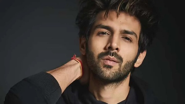 বলিউডের জনপ্রিয় তারকা কার্তিক আরিয়ান