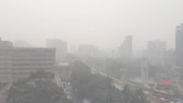 কুয়াশাচ্ছন্ন রাজধানী 