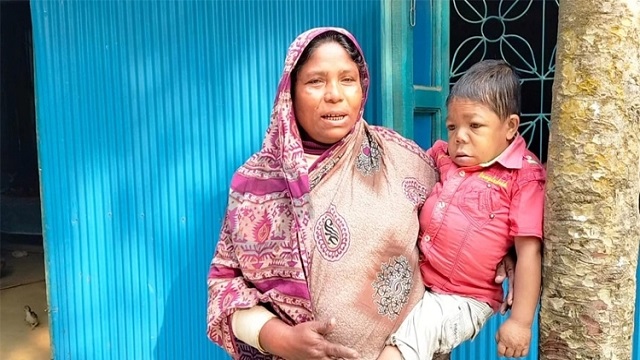  রিশাত ও তার মা