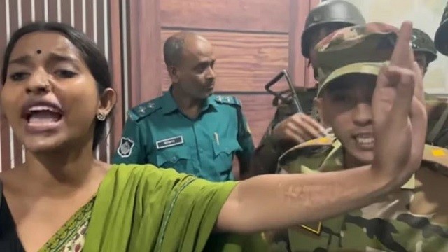 ক্ষমা চাইলেন সেই ভাইরাল তরুণী